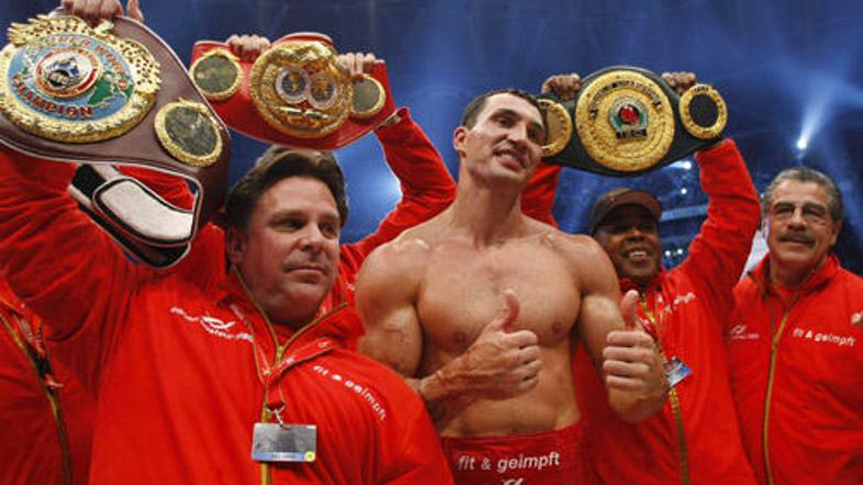 Vladimir Kličko in njegovi pasovi.