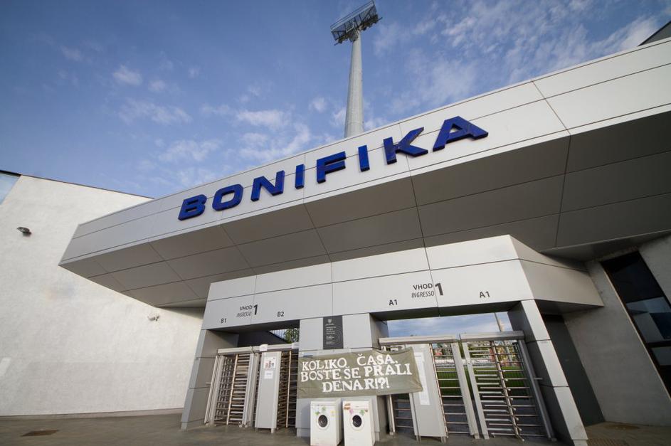 Pralni stroj pred Bonifiko 