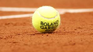 teniška žogica roland garros pesek igrišče tenis