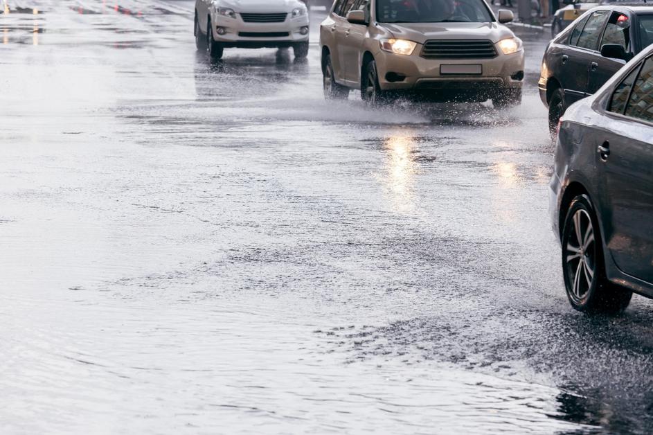 Dež padavine neurje vreme