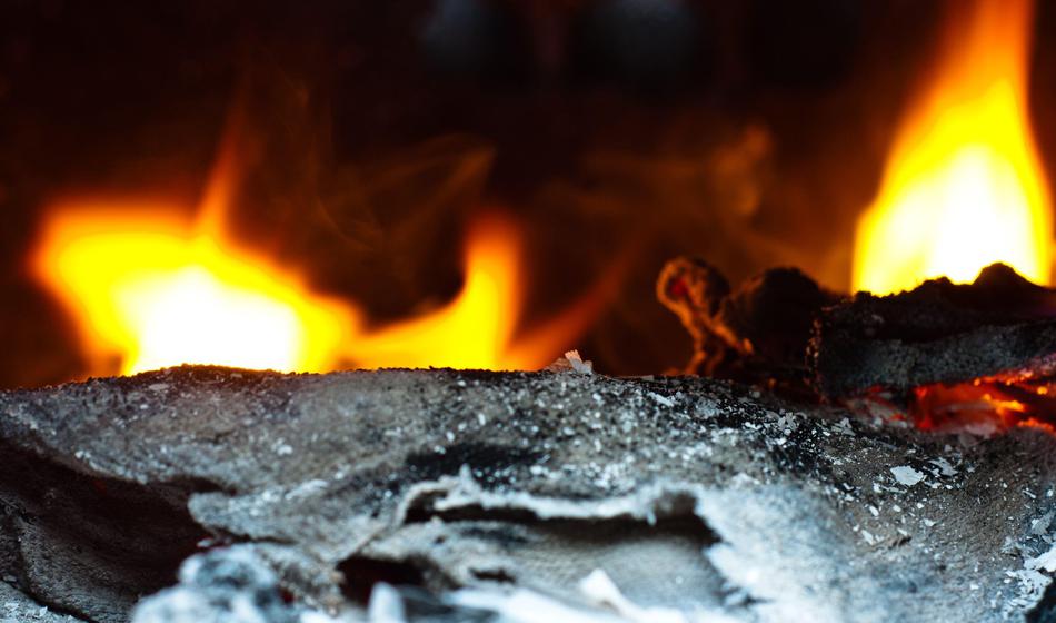 V enem mesecu naj bi tri dekleta podtaknila 18 požarov