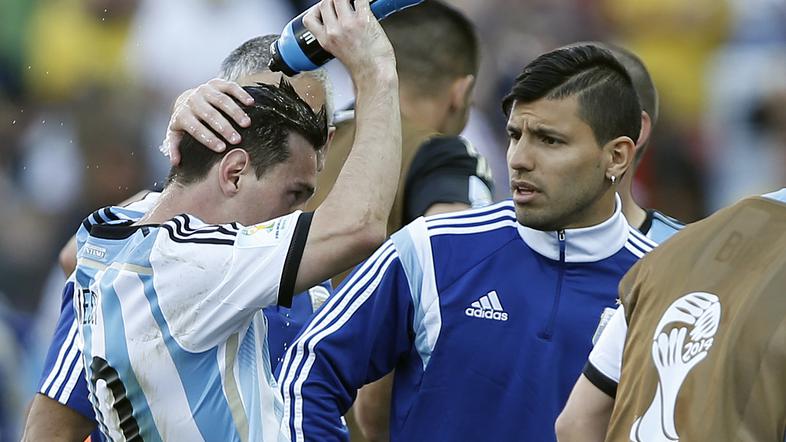 lionel messi sergio aguero