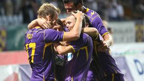 Vijoličasti so takole proslavljali vodilni zadetek Daliborja Volaša. (Foto: Nino