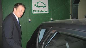 Lastniki električnih avtomobilov lahko v Bohinj Park Hotelu brezplačno napolnijo