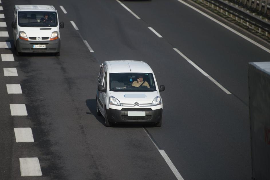 telefoniranje med vožnjo