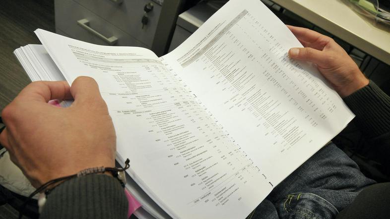 V proračun se je lani steklo 7,5 milijarde evrov, medtem ko so odhodki znašali 9