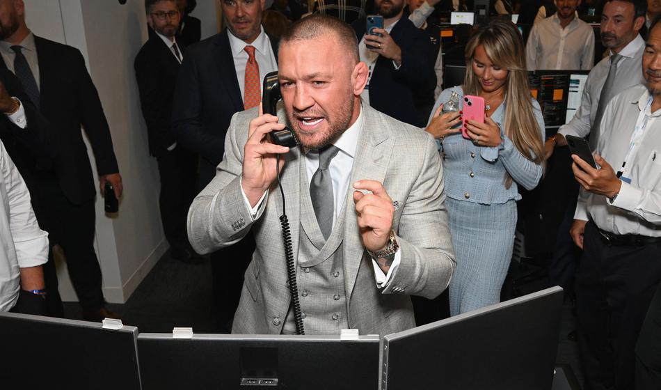 Direktorica z Wall Streeta McGregorja obtožila spolnega napada, zdaj pa …