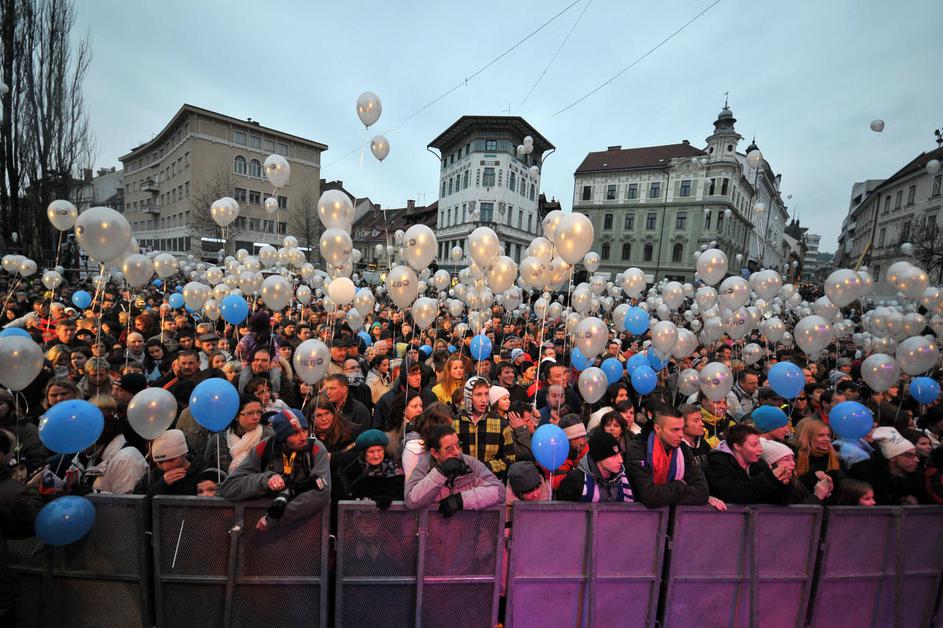 Veličasten sprejem ZLATE Tine Maze!