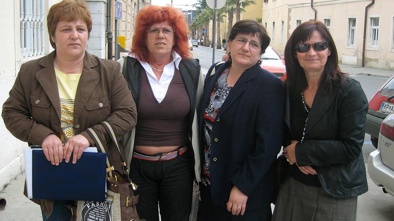 Čistilke in strežnice, ki delajo v Valdoltri prek tretjega podjetja, s svojo pla