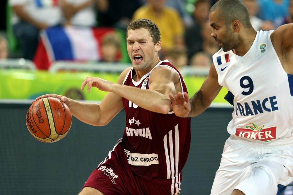 Strelnieks Parker Francija Latvija EuroBasket skupina E