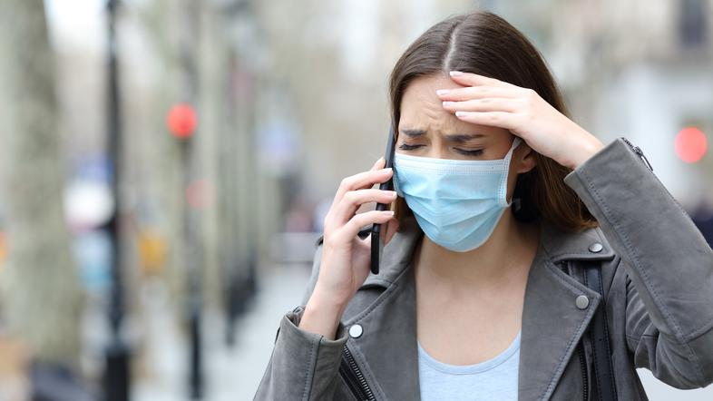 maska, ženska, zaskrbljena, skrb, obup