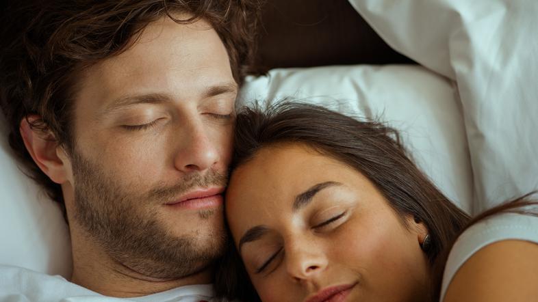 spanje, ljubezen, družina, par, postelja