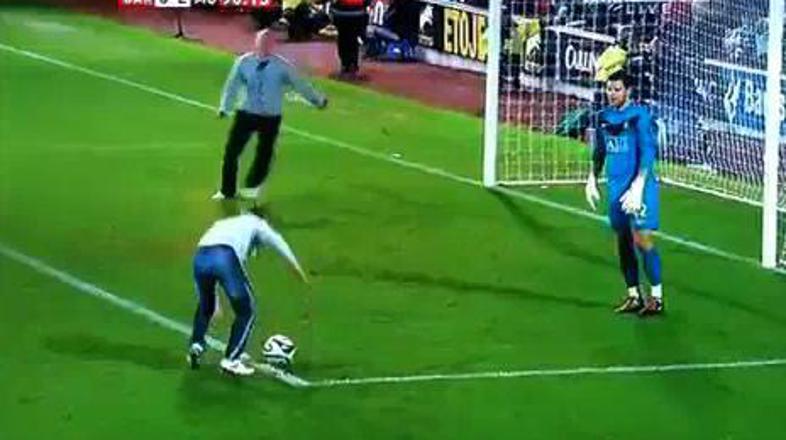 Barnsley je gol Manchester Unitedu zabil s pomočjo navijačev.