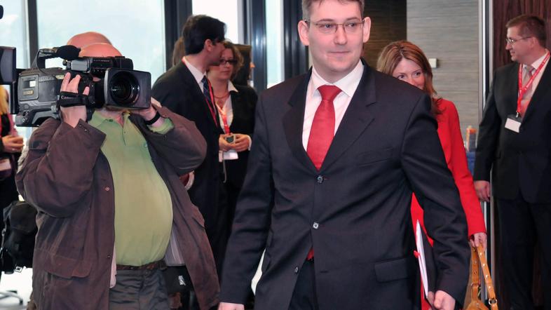 Mercator Žige Debeljaka se s pravnim mnenjem otepa Agrokorja, Laščani pa hočejo 