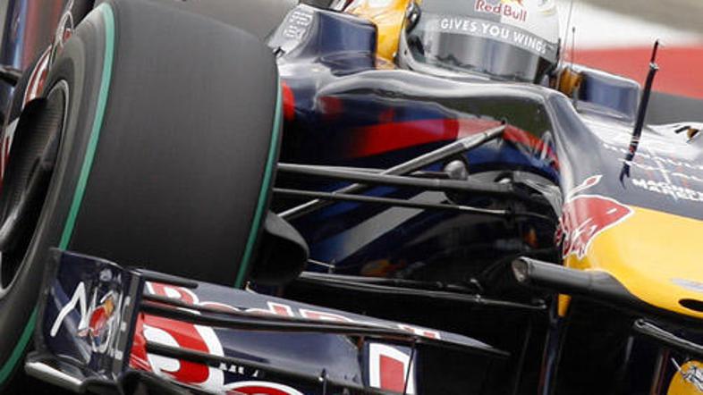 Sebastianu Vettlu sta na evropski VN eksplodirala kar dva Renaultova motorja.