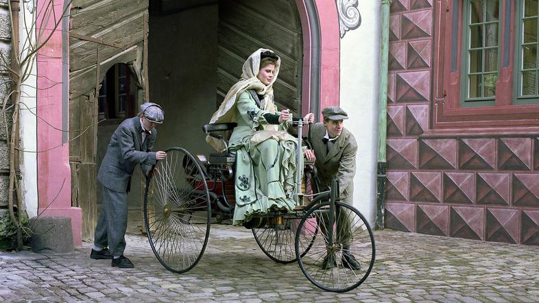 Daimler-Benz, Meredes-benz, zgodovina