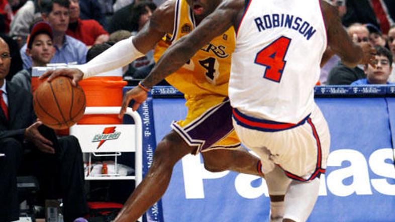 Kobe Bryant je z 39 točkami proti New Yorku presegel mejnik 20.000 točk.