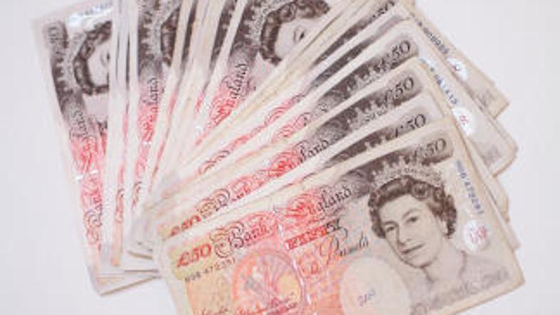 Pri petindvajsetih mu je gotovina zasmrdela.