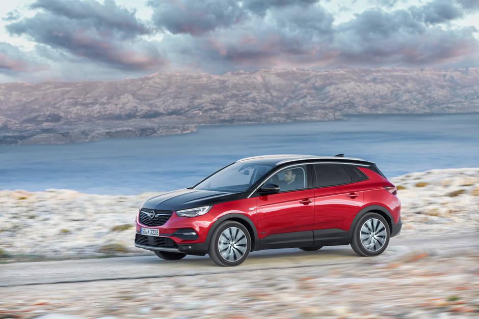Opel grandland X hybrid4 | Avtor: Opel