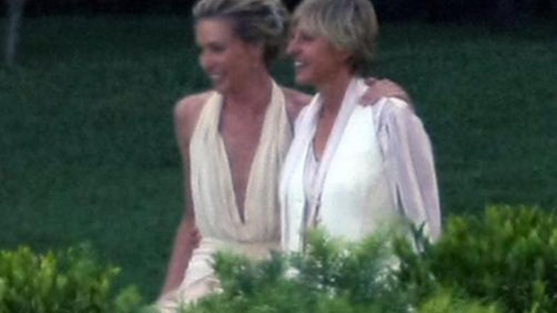 Po štirih letih sta se zaobljubili tudi "uradno".