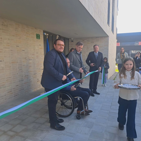 stanovanjska soseska Zvezna ulica najemna stanovanja Mol stanovanjski sklad