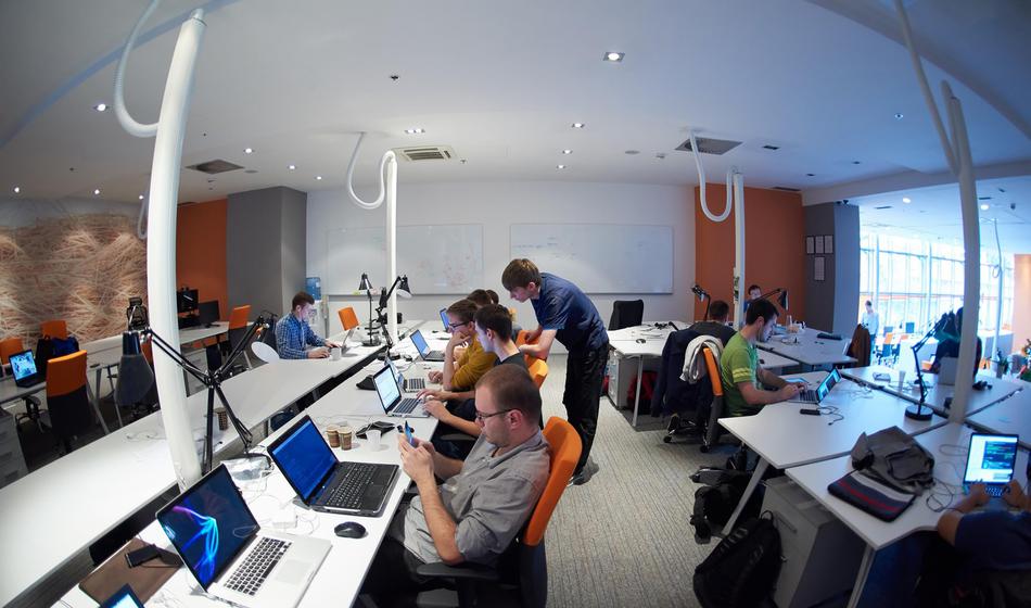 Lahko delodajalec zahteva, da pridem na delovno mesto 15 minut prej?