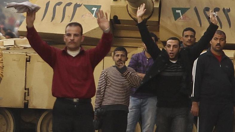 V središču Kaira so razmere vse bolj napete. (Foto: Reuters)