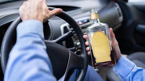 alkohol, vožnja pod vplivom alkohola, prometna nesreča