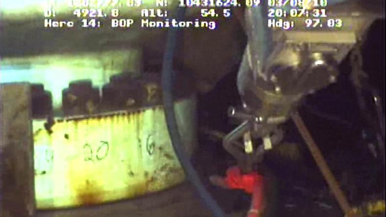 Dela na naftni vrtini pod vodo. (Foto: Reuters)