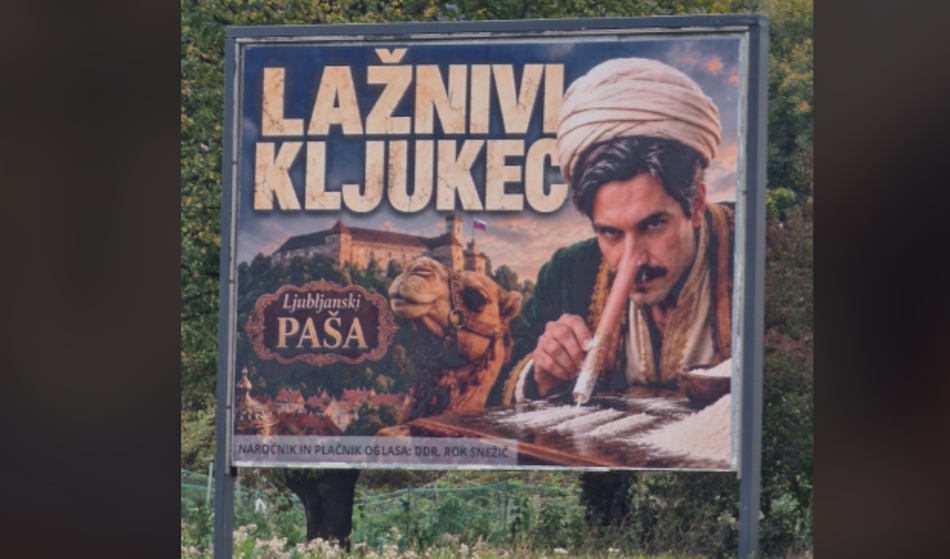 Plakati, ki burijo duhove: Mesec v arabskih oblačilih, pred njim kokain