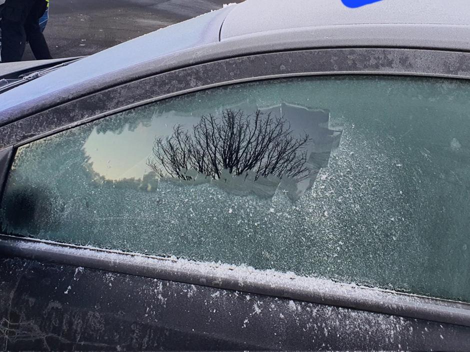 Zaledenela stekla na vozilih | Avtor: Sussex Roads Police/Twitter