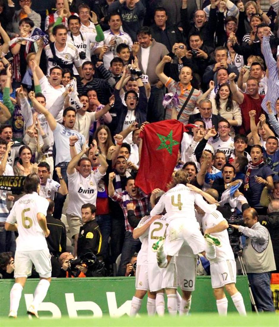 Khedira Ramos Maroko zastava navijači San Mames Athletic Bilbao Real Madrid Liga | Avtor: EPA