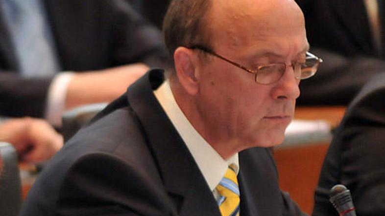 Poslanec SDS Vinko Gorenak trdi, da veliko indicev kaže, da avstrijski državni o