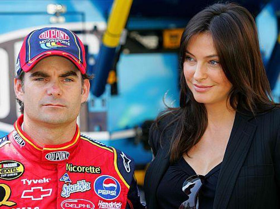 Mnogi jim zavidajo blišč, denar, predvsem pa lepa dekleta.