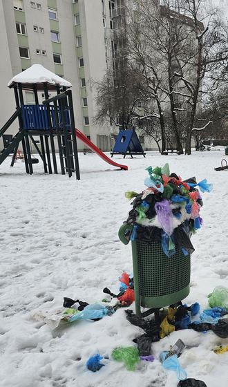 Bralec iz Ljubljane ogorčen: "Žalostno, zares žalostno in sramotno"