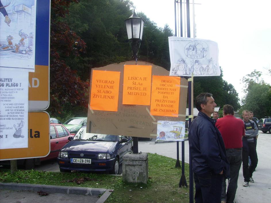 Vegrad, stavka delavcev, transparenti