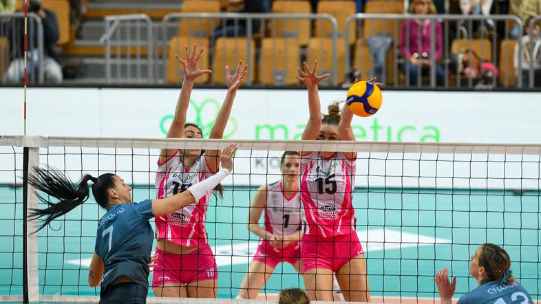 Nova KBM Branik, Calcit Volley