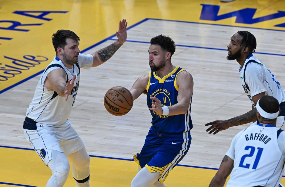 Luka Dončić in Klay Thompson | Avtor: Profimedia