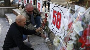 Navijači so se poklonili Simoncelliju.