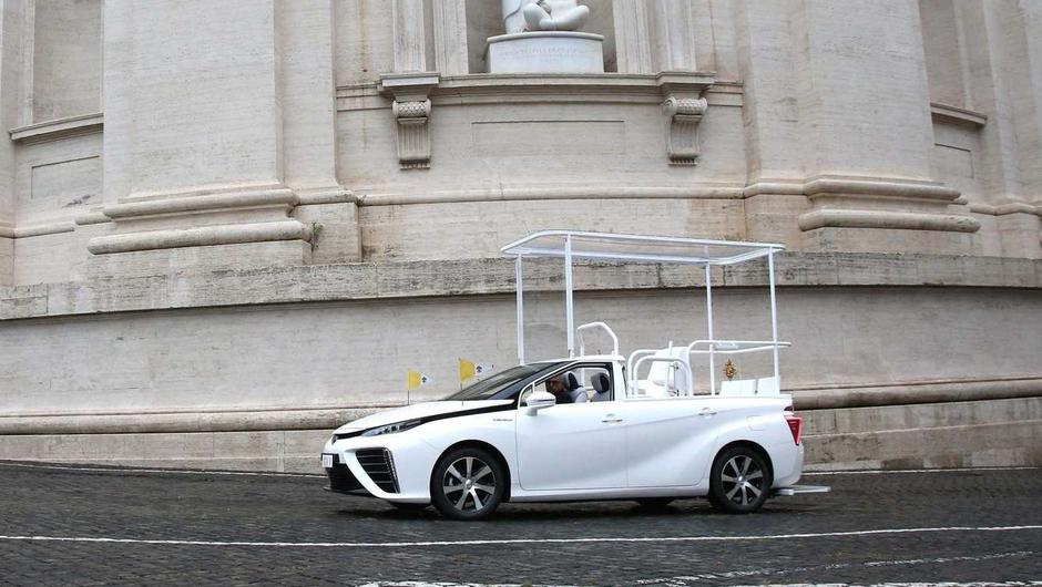 toyota mirai papa mobil | Avtor: Toyota