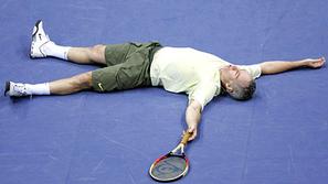 John McEnroe sumi na vpliv mafije na teniške dvoboje zaradi športnih stavnic.