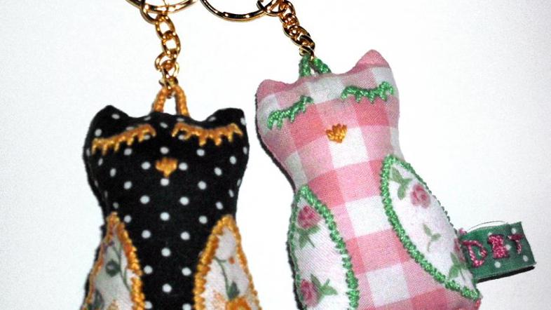 obesek, kluči, blago, tekstil