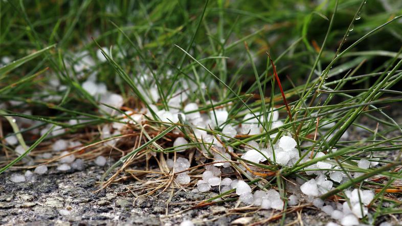 vreme dež nevihta ploha sodra toča