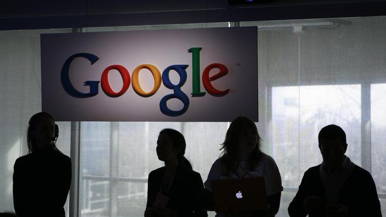 Google želi podatke o uporabnikih dobivati tudi iz nevirtualnega sveta. (Foto: E