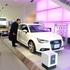 Japonci so si v luksuznem hotelu v Tokiu ogledovali prestižna vozila znamke Audi