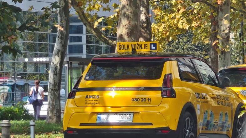 Električno vozilo Šole vožnje