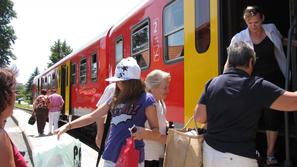 Nova železniška postaja naj bi bila zgrajena leta 2023. A država ne upa obljubit