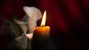 sveča smrt plamen