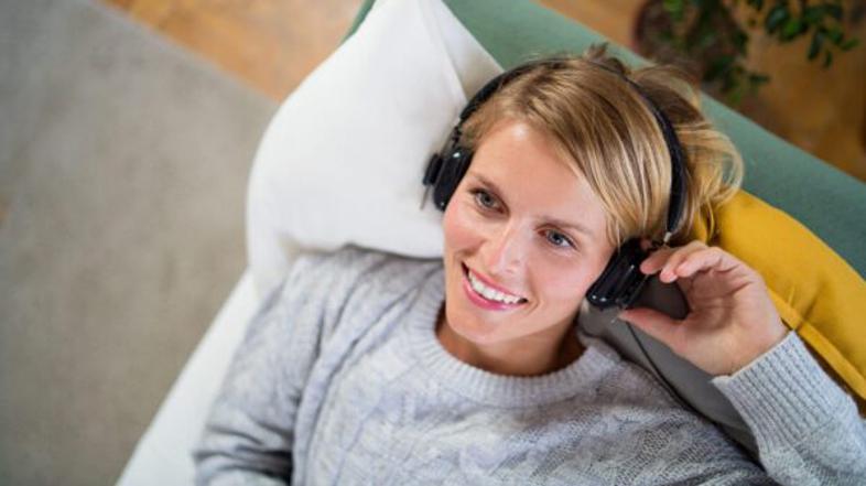 Glasba, sreča, veselje, počitek, sprostitev, ženska