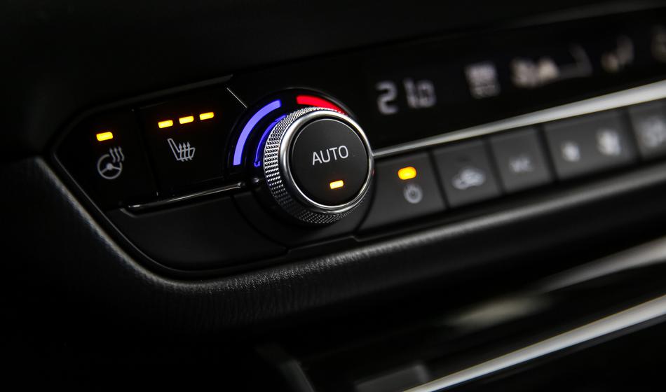 Lahko na sedežu z gretjem uporabljate prevleke?